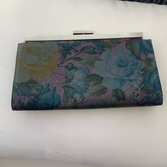Floral satin vintage clutch - Picture 2 of 3